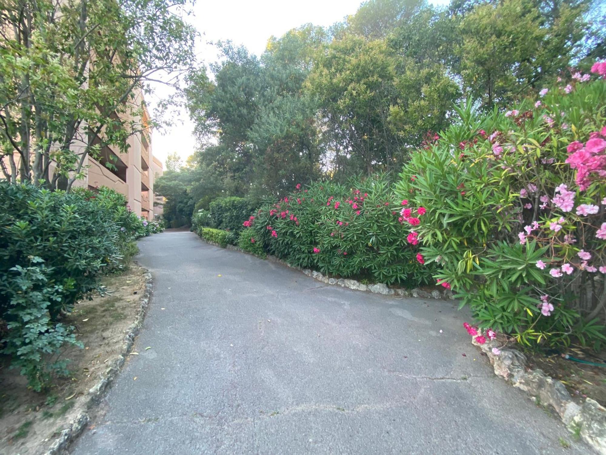 Appartement Face Mer Et Port Santa Lucia Climatise Et Wifi Saint-Raphaël Exterior foto