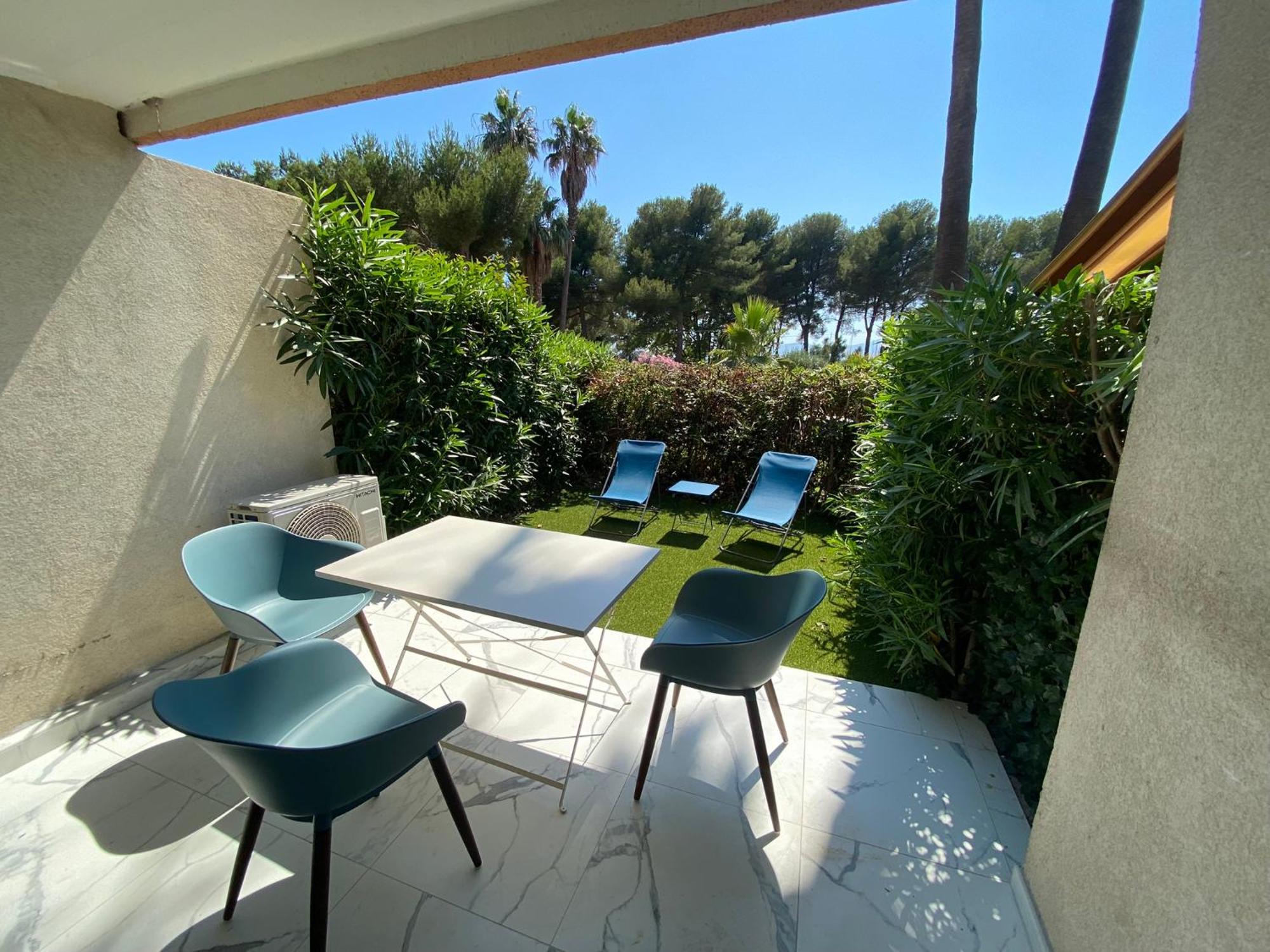 Appartement Face Mer Et Port Santa Lucia Climatise Et Wifi Saint-Raphaël Exterior foto